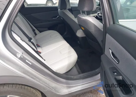 2025 Hyundai Elantra Limited z USA, uszkodzony, nr VIN KMHLP4DG6SU994099